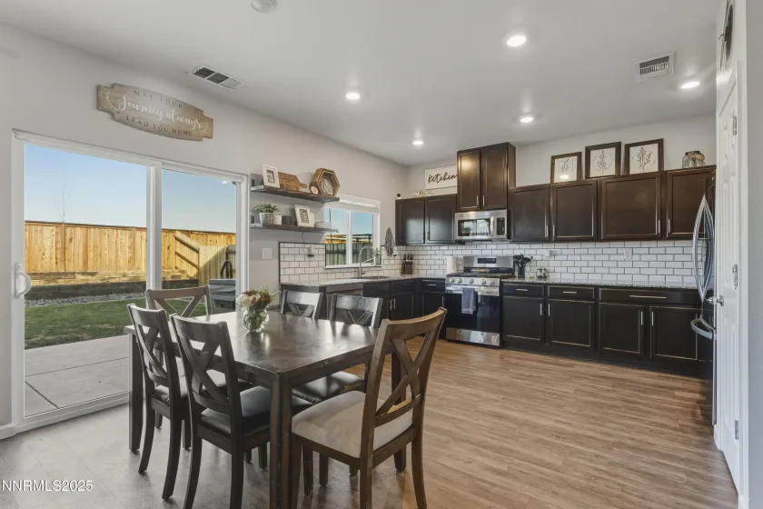 1326 Stock Horse, Sparks, Nevada 89436, 3 Bedrooms Bedrooms, ,3 BathroomsBathrooms,Residential,Residential,Stock Horse,250058758