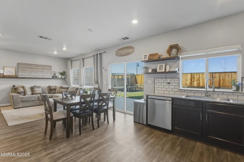 1326 Stock Horse, Sparks, Nevada 89436, 3 Bedrooms Bedrooms, ,3 BathroomsBathrooms,Residential,Residential,Stock Horse,250058758