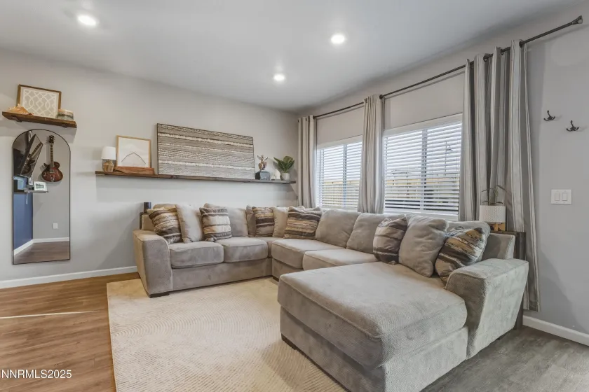 1326 Stock Horse, Sparks, Nevada 89436, 3 Bedrooms Bedrooms, ,3 BathroomsBathrooms,Residential,Residential,Stock Horse,250058758