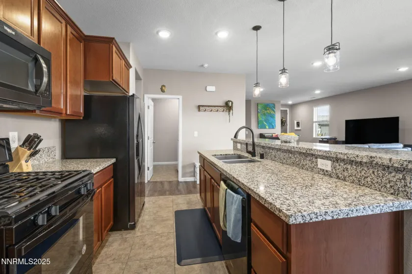 943 High Apple, Sparks, Nevada 89436, 3 Bedrooms Bedrooms, ,2 BathroomsBathrooms,Residential,Residential,High Apple,250058759