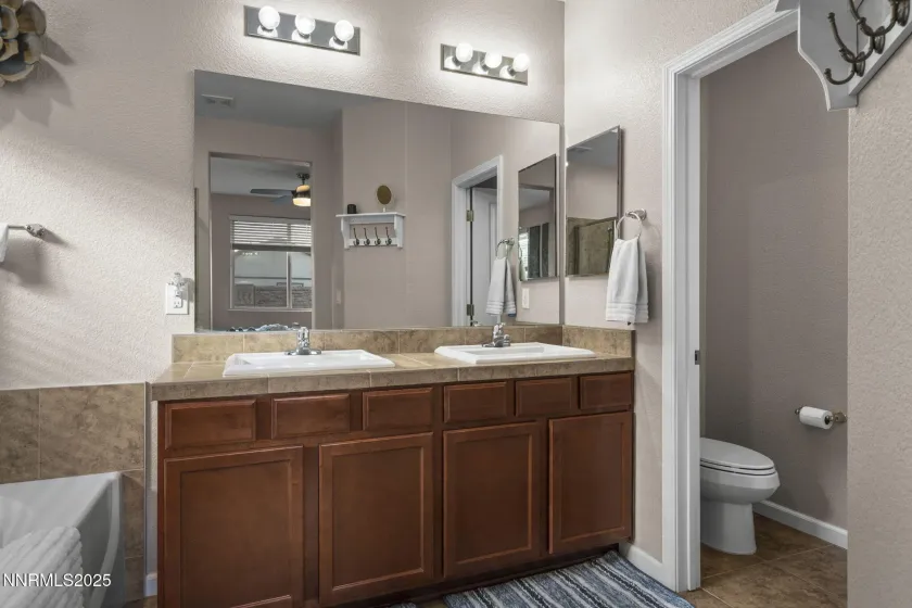 943 High Apple, Sparks, Nevada 89436, 3 Bedrooms Bedrooms, ,2 BathroomsBathrooms,Residential,Residential,High Apple,250058759