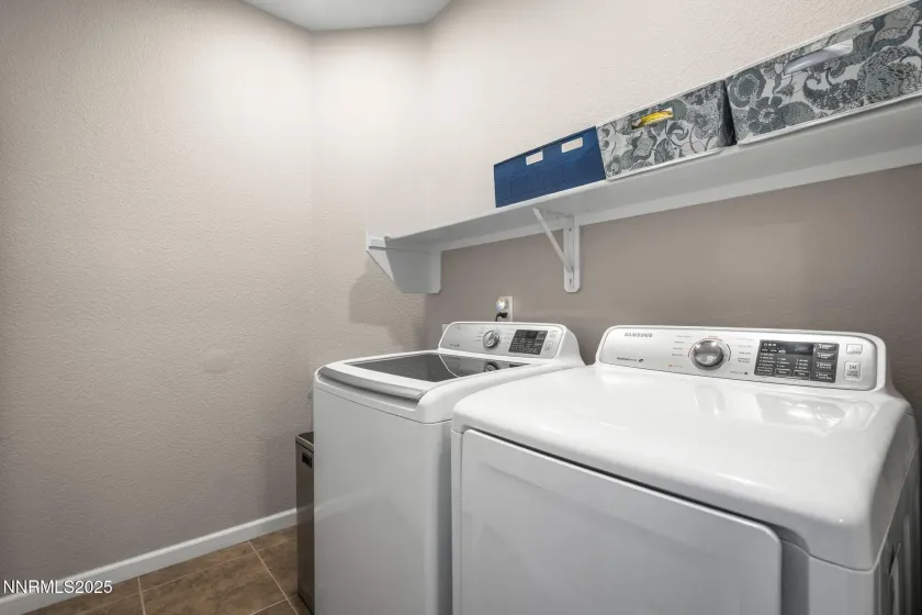 943 High Apple, Sparks, Nevada 89436, 3 Bedrooms Bedrooms, ,2 BathroomsBathrooms,Residential,Residential,High Apple,250058759