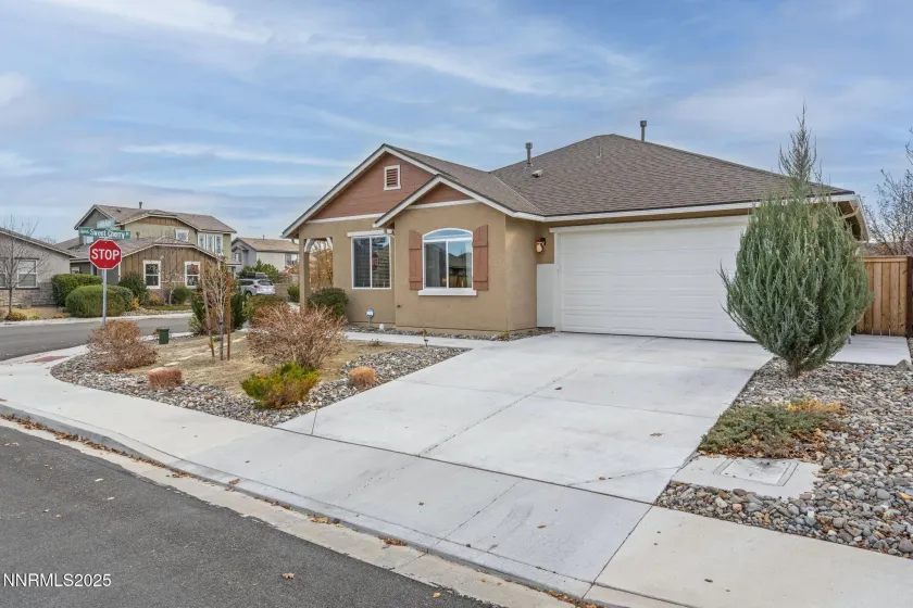 943 High Apple, Sparks, Nevada 89436, 3 Bedrooms Bedrooms, ,2 BathroomsBathrooms,Residential,Residential,High Apple,250058759