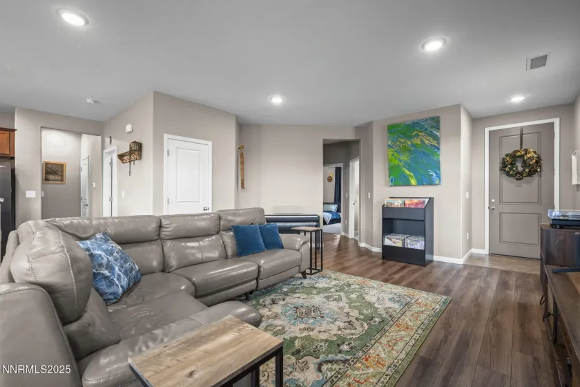 943 High Apple, Sparks, Nevada 89436, 3 Bedrooms Bedrooms, ,2 BathroomsBathrooms,Residential,Residential,High Apple,250058759