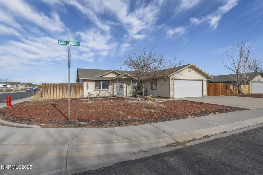 112 Eaglewood, Fernley, Nevada 89408, 3 Bedrooms Bedrooms, ,2 BathroomsBathrooms,Residential,Residential,Eaglewood,250058762