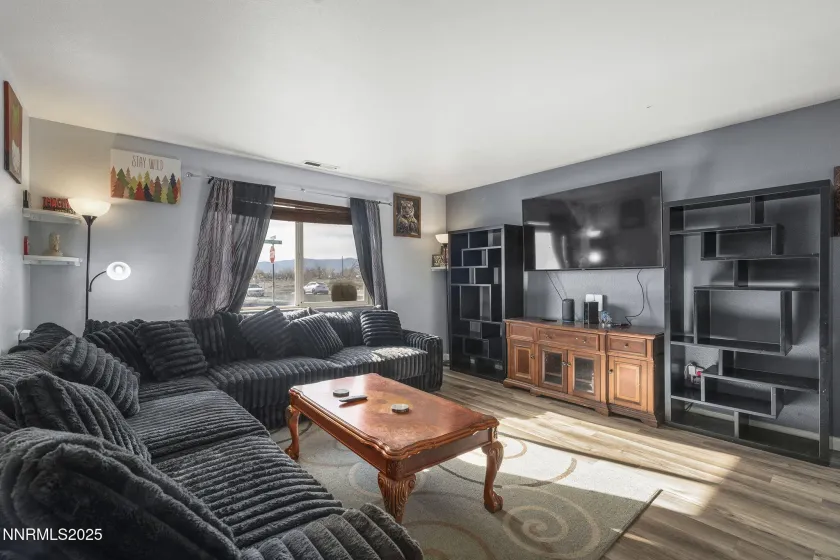 112 Eaglewood, Fernley, Nevada 89408, 3 Bedrooms Bedrooms, ,2 BathroomsBathrooms,Residential,Residential,Eaglewood,250058762