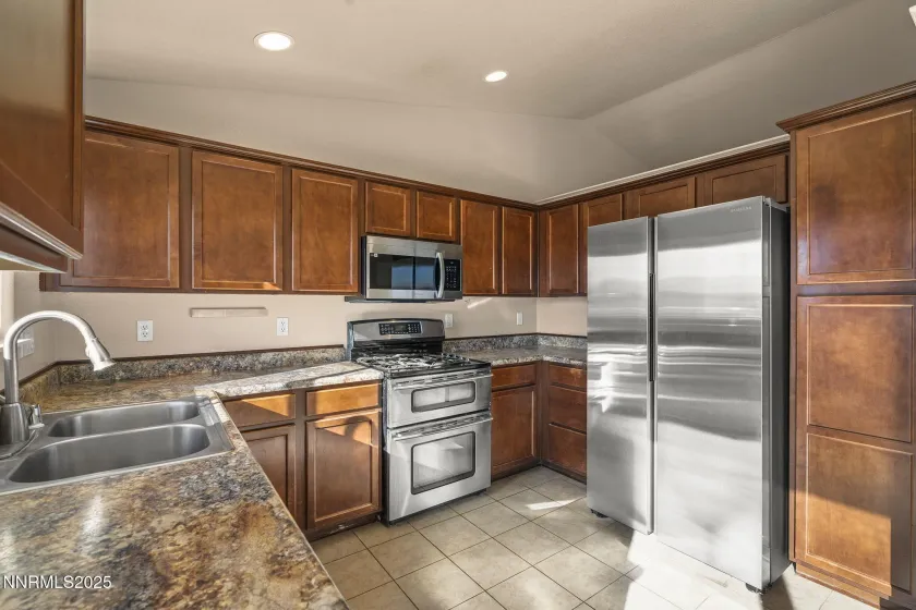 18261 Grizzly Bear, Reno, Nevada 89508, 3 Bedrooms Bedrooms, ,2 BathroomsBathrooms,Residential,Residential,Grizzly Bear,250058771