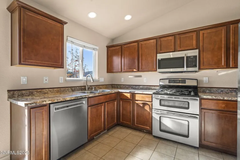 18261 Grizzly Bear, Reno, Nevada 89508, 3 Bedrooms Bedrooms, ,2 BathroomsBathrooms,Residential,Residential,Grizzly Bear,250058771