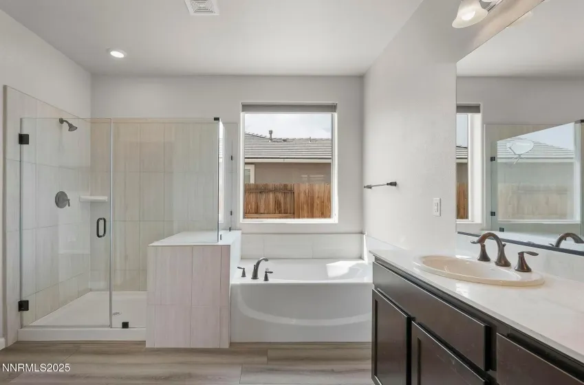 500 Coulee Mdw, Spanish Springs, Nevada 89441, 3 Bedrooms Bedrooms, ,2 BathroomsBathrooms,Residential,Residential,Coulee Mdw,250058770