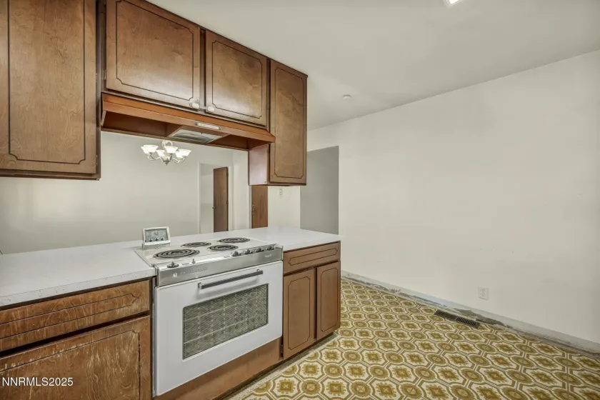 2404 Glenn, Carson City, Nevada 89703, 3 Bedrooms Bedrooms, ,2 BathroomsBathrooms,Residential,Residential,Glenn,250058774