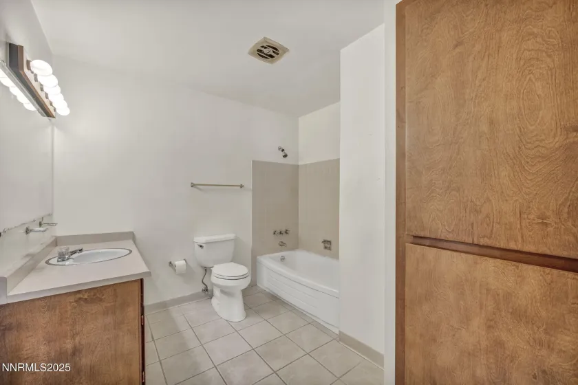 2404 Glenn, Carson City, Nevada 89703, 3 Bedrooms Bedrooms, ,2 BathroomsBathrooms,Residential,Residential,Glenn,250058774