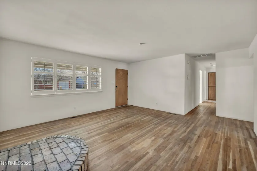 2404 Glenn, Carson City, Nevada 89703, 3 Bedrooms Bedrooms, ,2 BathroomsBathrooms,Residential,Residential,Glenn,250058774