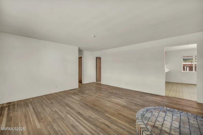 2404 Glenn, Carson City, Nevada 89703, 3 Bedrooms Bedrooms, ,2 BathroomsBathrooms,Residential,Residential,Glenn,250058774