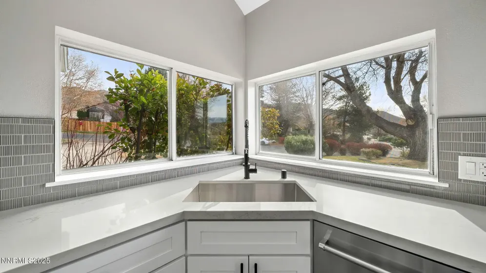 5700 Hidden Valley, Reno, Nevada 89502, 4 Bedrooms Bedrooms, ,2 BathroomsBathrooms,Residential,Residential,Hidden Valley,250058781