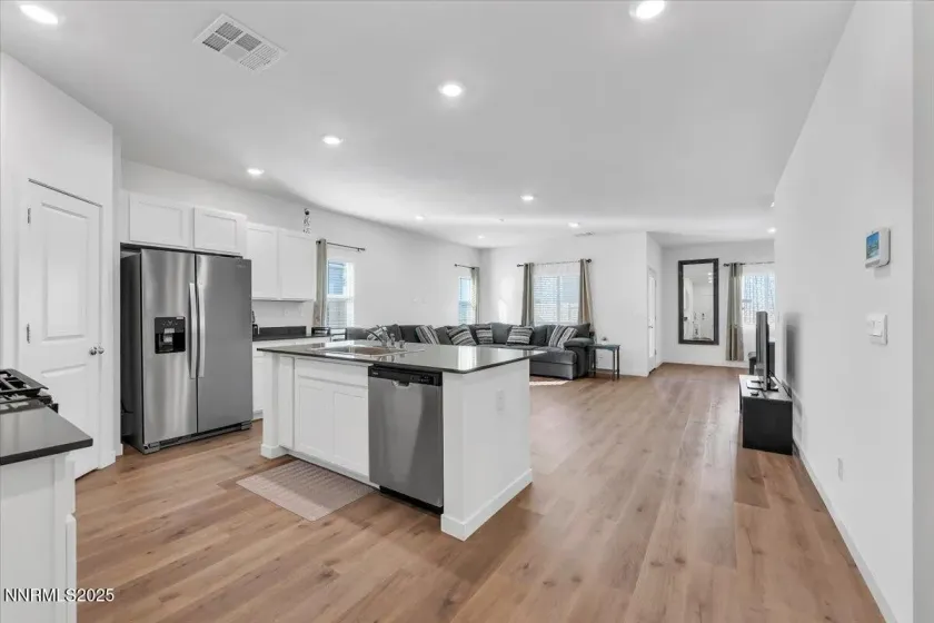 7523 Grassy Plains, Reno, Nevada 89506, 3 Bedrooms Bedrooms, ,2 BathroomsBathrooms,Residential,Residential,Grassy Plains,250058784