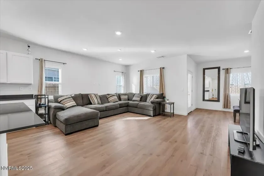 7523 Grassy Plains, Reno, Nevada 89506, 3 Bedrooms Bedrooms, ,2 BathroomsBathrooms,Residential,Residential,Grassy Plains,250058784