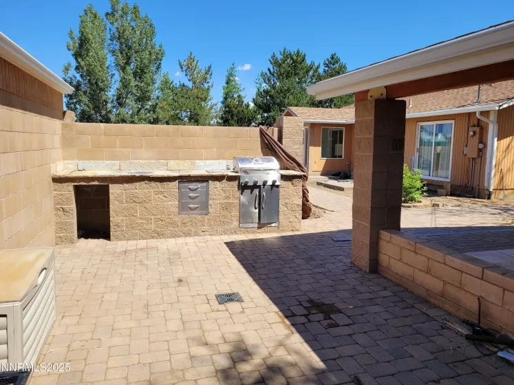 outdoor kitchen area