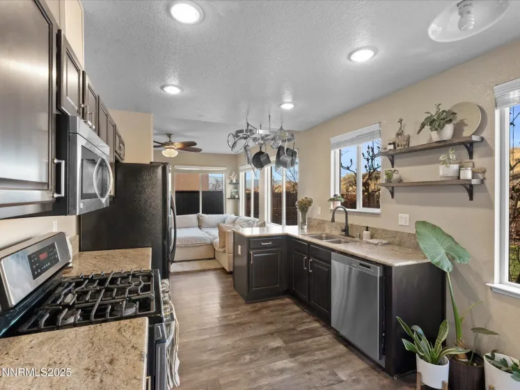 7227 Heatherwood, Reno, Nevada 89523, 3 Bedrooms Bedrooms, ,3 BathroomsBathrooms,Residential,Residential,Heatherwood,250058788