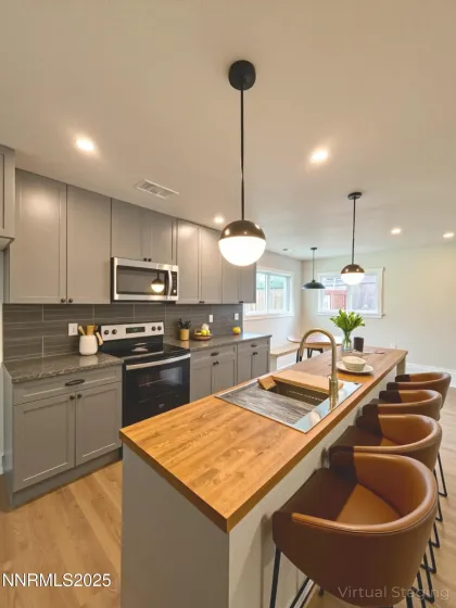 1935 Marlette, Reno, Nevada 89503, 3 Bedrooms Bedrooms, ,2 BathroomsBathrooms,Residential,Residential,Marlette,250055446