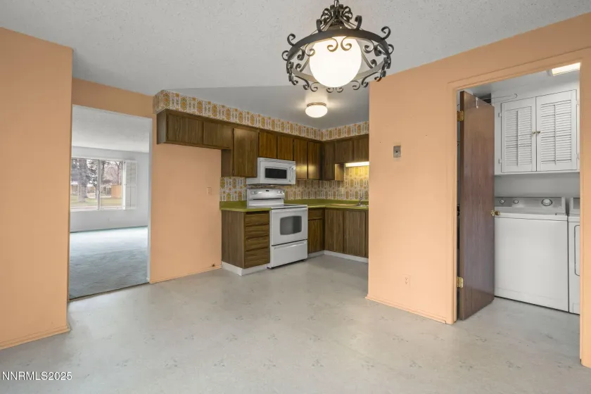 1029 Brooktree, Sparks, Nevada 89434, 3 Bedrooms Bedrooms, ,2 BathroomsBathrooms,Residential,Residential,Brooktree,250058797