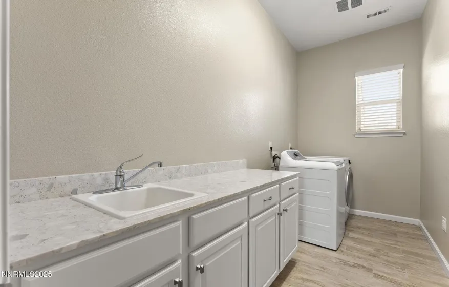 1969 Phaethon, Reno, Nevada 89521, 2 Bedrooms Bedrooms, ,3 BathroomsBathrooms,Residential,Residential,Phaethon,250058799