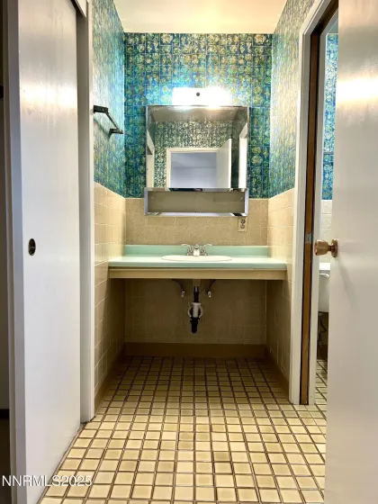 119 Devere, Sparks, Nevada 89431, 4 Bedrooms Bedrooms, ,2 BathroomsBathrooms,Residential,Residential,Devere,250054247