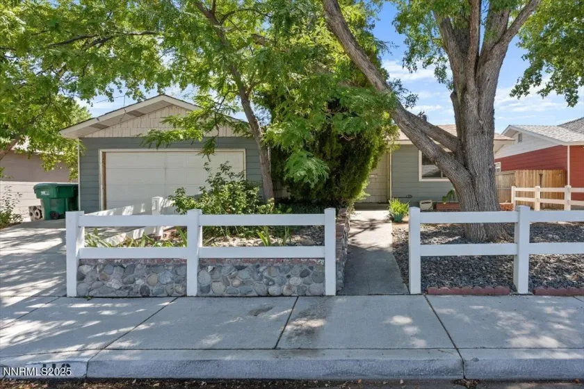 119 Devere, Sparks, Nevada 89431, 4 Bedrooms Bedrooms, ,2 BathroomsBathrooms,Residential,Residential,Devere,250054247