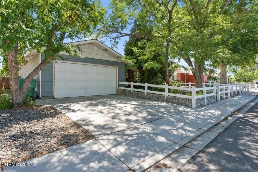 119 Devere, Sparks, Nevada 89431, 4 Bedrooms Bedrooms, ,2 BathroomsBathrooms,Residential,Residential,Devere,250054247