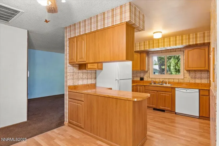 119 Devere, Sparks, Nevada 89431, 4 Bedrooms Bedrooms, ,2 BathroomsBathrooms,Residential,Residential,Devere,250054247