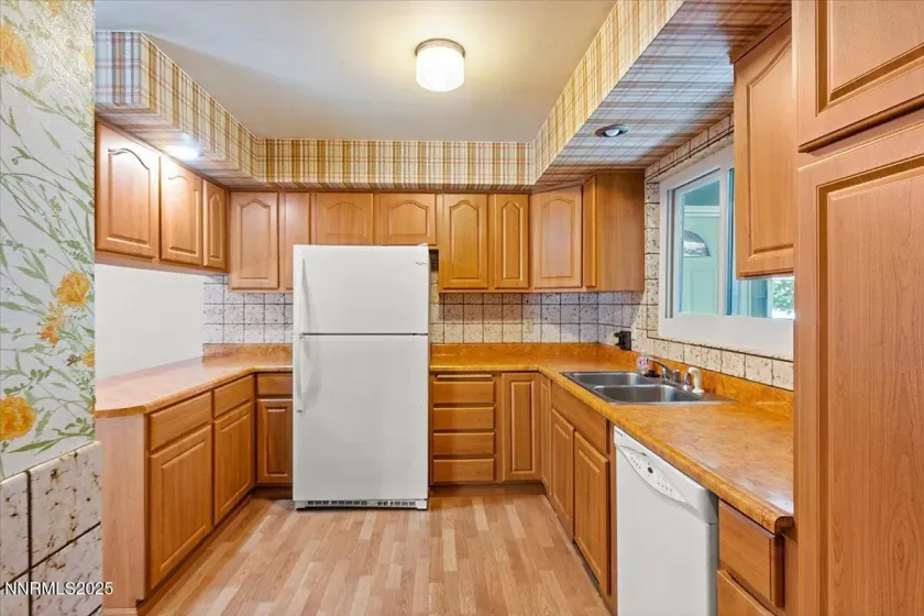 119 Devere, Sparks, Nevada 89431, 4 Bedrooms Bedrooms, ,2 BathroomsBathrooms,Residential,Residential,Devere,250054247