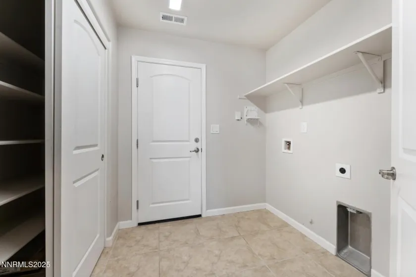 7260 Treeline, Sparks, Nevada 89436, 4 Bedrooms Bedrooms, ,3 BathroomsBathrooms,Residential,Residential,Treeline,250056270