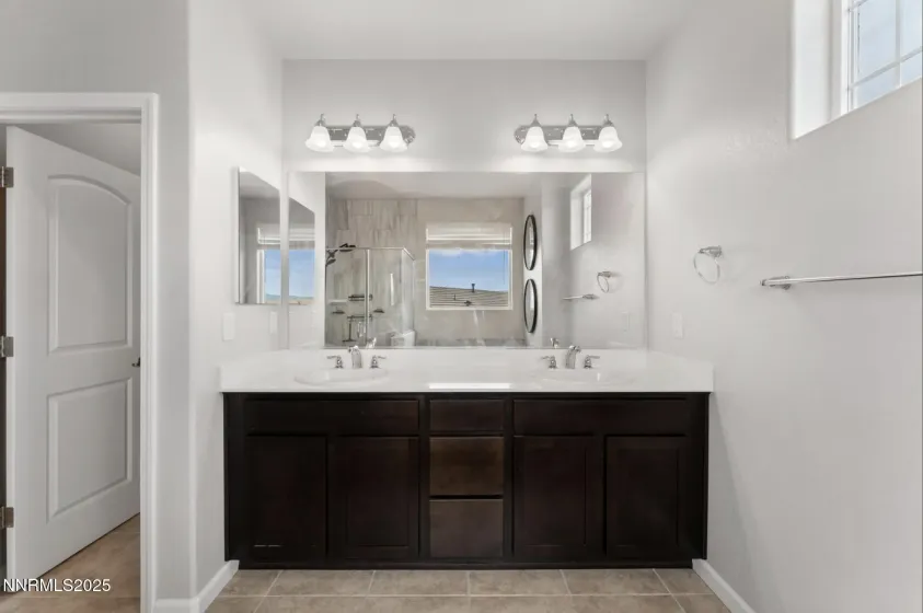 7260 Treeline, Sparks, Nevada 89436, 4 Bedrooms Bedrooms, ,3 BathroomsBathrooms,Residential,Residential,Treeline,250056270