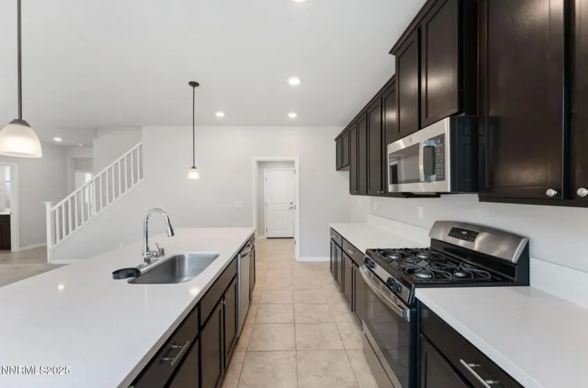 7260 Treeline, Sparks, Nevada 89436, 4 Bedrooms Bedrooms, ,3 BathroomsBathrooms,Residential,Residential,Treeline,250056270