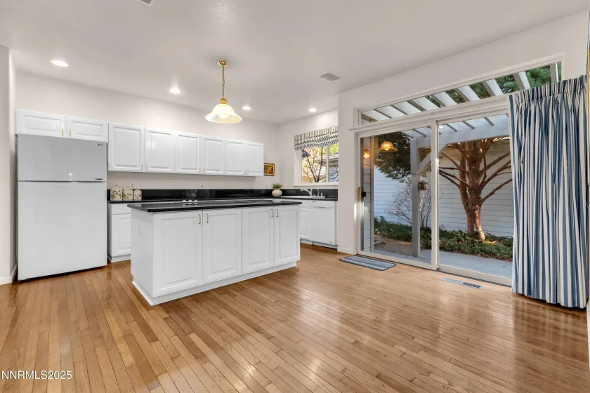 3850 Chinook Creek, Reno, Nevada 89519, 2 Bedrooms Bedrooms, ,3 BathroomsBathrooms,Residential,Residential,Chinook Creek,250058802