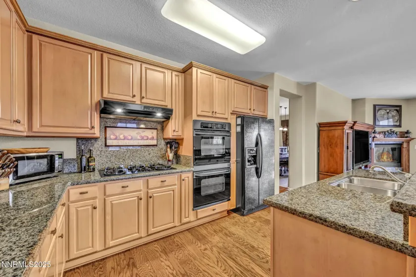 6142 Mia Vista, Reno, Nevada 89502, 4 Bedrooms Bedrooms, ,3 BathroomsBathrooms,Residential,Residential,Mia Vista,250058806