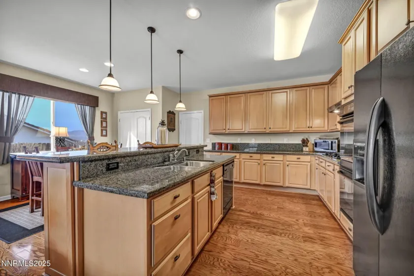 6142 Mia Vista, Reno, Nevada 89502, 4 Bedrooms Bedrooms, ,3 BathroomsBathrooms,Residential,Residential,Mia Vista,250058806