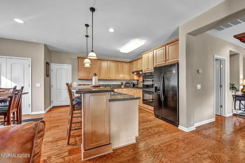 6142 Mia Vista, Reno, Nevada 89502, 4 Bedrooms Bedrooms, ,3 BathroomsBathrooms,Residential,Residential,Mia Vista,250058806