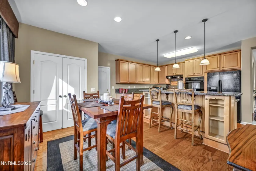 6142 Mia Vista, Reno, Nevada 89502, 4 Bedrooms Bedrooms, ,3 BathroomsBathrooms,Residential,Residential,Mia Vista,250058806