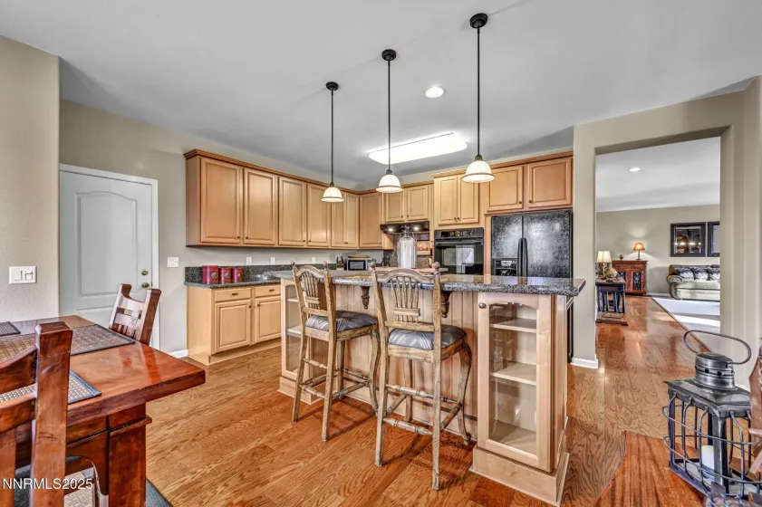 6142 Mia Vista, Reno, Nevada 89502, 4 Bedrooms Bedrooms, ,3 BathroomsBathrooms,Residential,Residential,Mia Vista,250058806