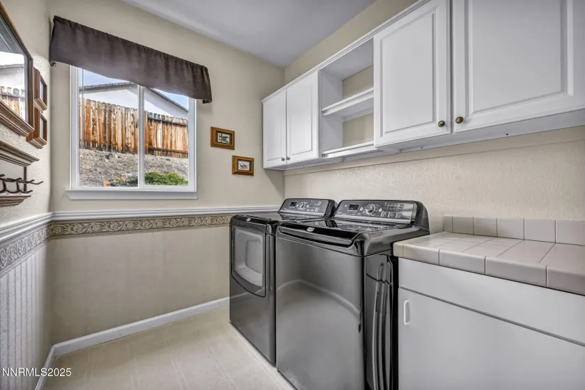 6142 Mia Vista, Reno, Nevada 89502, 4 Bedrooms Bedrooms, ,3 BathroomsBathrooms,Residential,Residential,Mia Vista,250058806