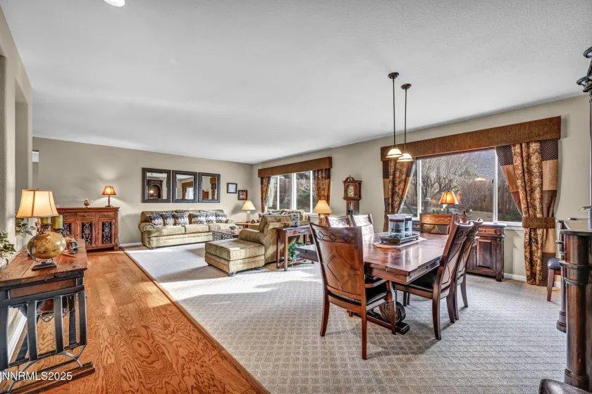 6142 Mia Vista, Reno, Nevada 89502, 4 Bedrooms Bedrooms, ,3 BathroomsBathrooms,Residential,Residential,Mia Vista,250058806