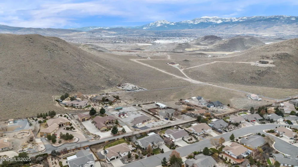 6142 Mia Vista, Reno, Nevada 89502, 4 Bedrooms Bedrooms, ,3 BathroomsBathrooms,Residential,Residential,Mia Vista,250058806