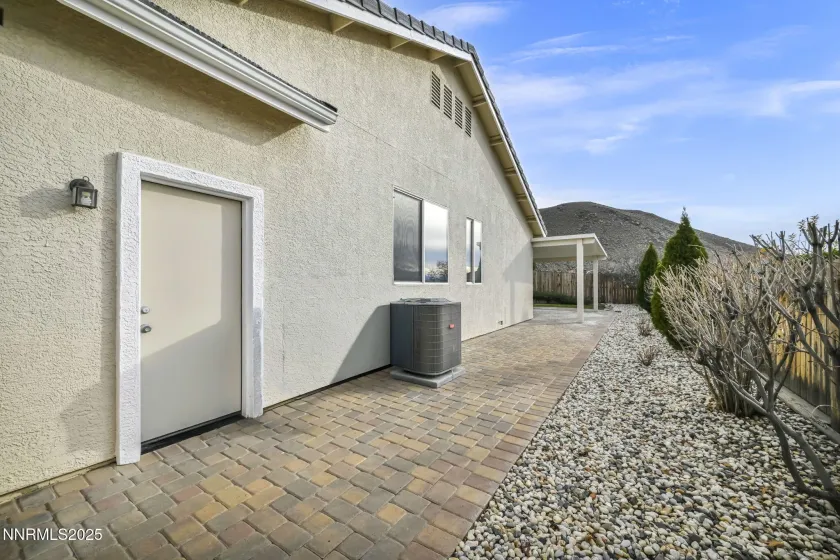 6142 Mia Vista, Reno, Nevada 89502, 4 Bedrooms Bedrooms, ,3 BathroomsBathrooms,Residential,Residential,Mia Vista,250058806