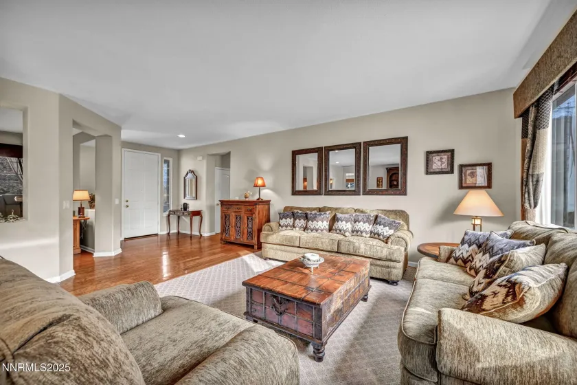 6142 Mia Vista, Reno, Nevada 89502, 4 Bedrooms Bedrooms, ,3 BathroomsBathrooms,Residential,Residential,Mia Vista,250058806