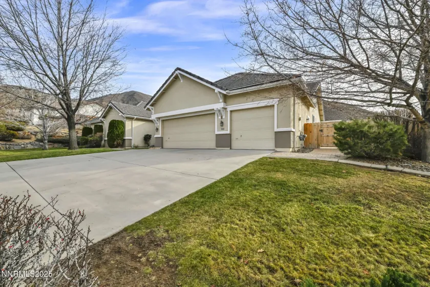 6142 Mia Vista, Reno, Nevada 89502, 4 Bedrooms Bedrooms, ,3 BathroomsBathrooms,Residential,Residential,Mia Vista,250058806