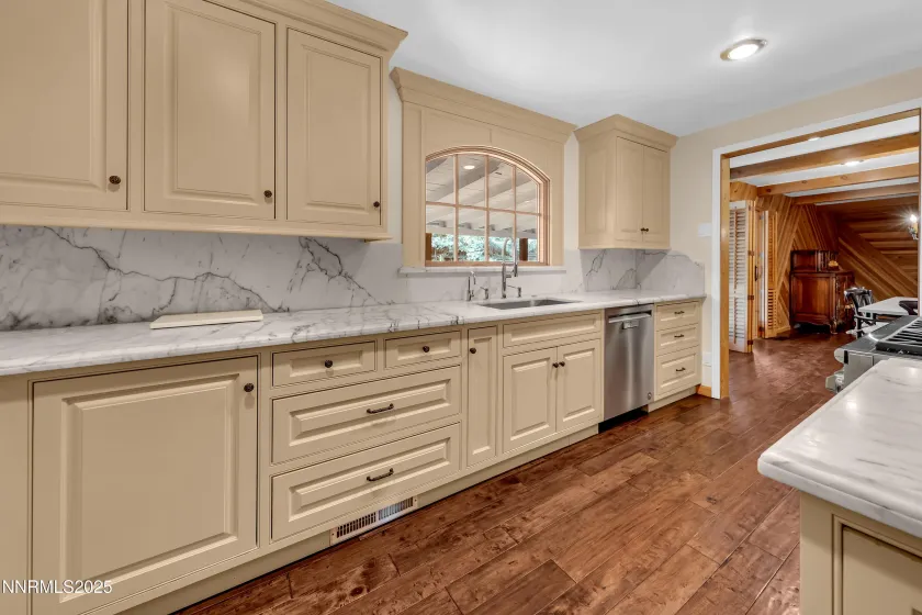 1281 Skyline, Reno, Nevada 89509, 5 Bedrooms Bedrooms, ,4 BathroomsBathrooms,Residential,Residential,Skyline,250058815