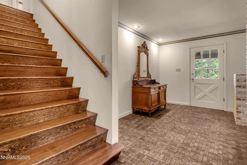 1281 Skyline, Reno, Nevada 89509, 5 Bedrooms Bedrooms, ,4 BathroomsBathrooms,Residential,Residential,Skyline,250058815