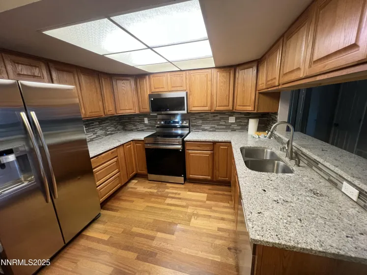 3095 Lakeside, Reno, Nevada 89509, 2 Bedrooms Bedrooms, ,2 BathroomsBathrooms,Residential,Residential,Lakeside,250057196