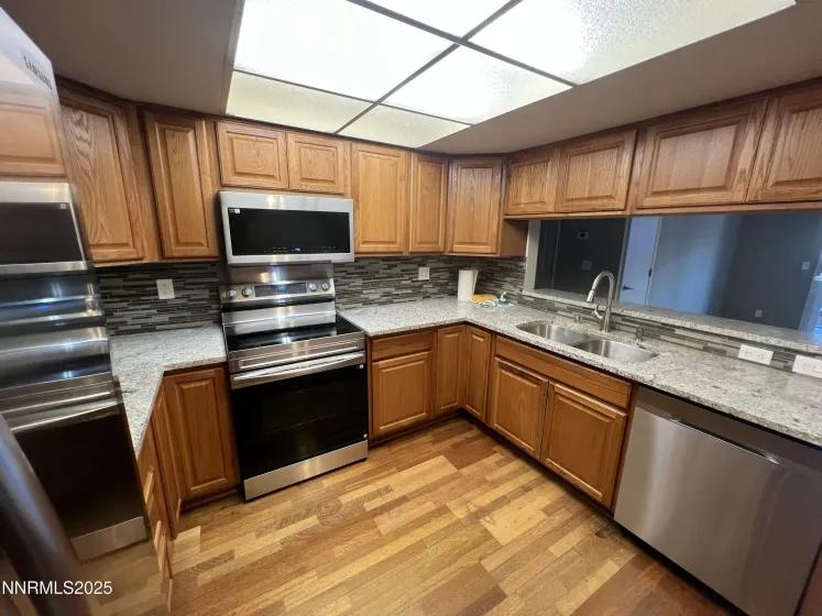 3095 Lakeside, Reno, Nevada 89509, 2 Bedrooms Bedrooms, ,2 BathroomsBathrooms,Residential,Residential,Lakeside,250057196