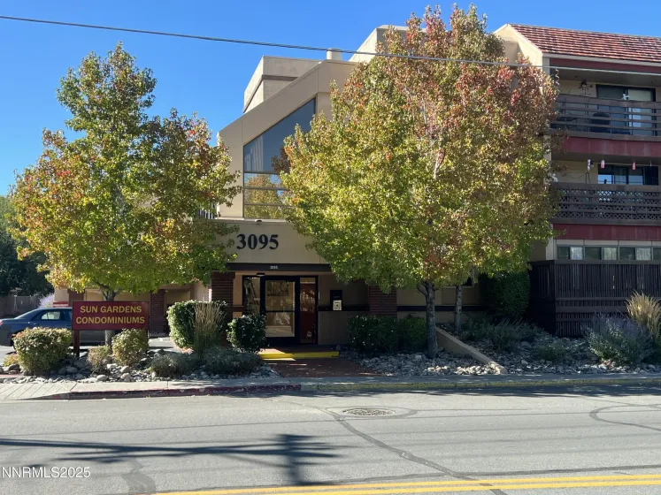 3095 Lakeside, Reno, Nevada 89509, 2 Bedrooms Bedrooms, ,2 BathroomsBathrooms,Residential,Residential,Lakeside,250057196